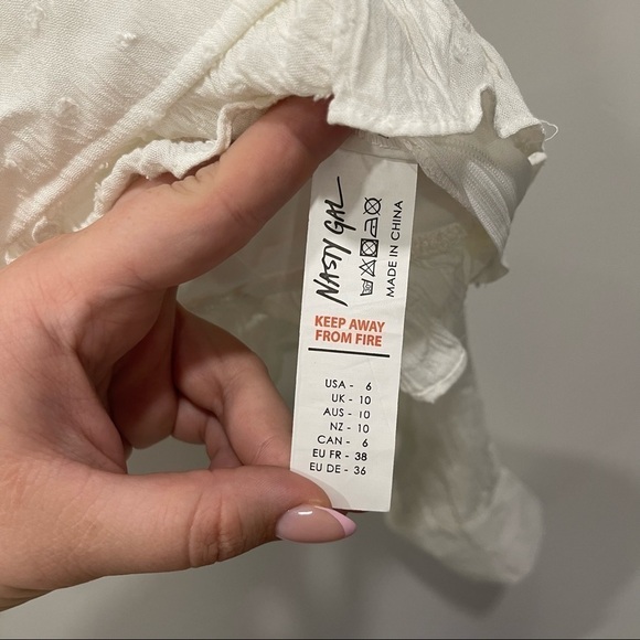 Nasty Gal Cupped Square Neck Ruffle Hem Blouse in White Size 6 New - Picture 8 of 12